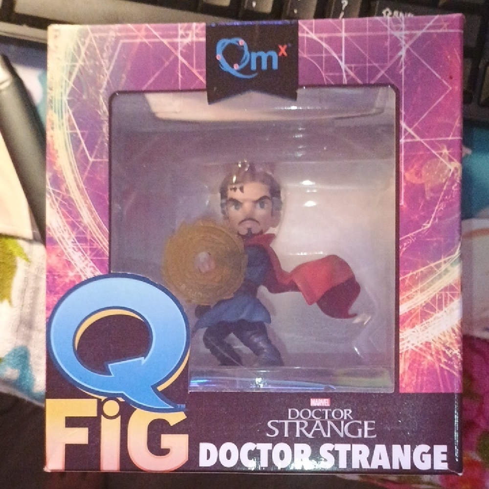 Marvel Doctor Strange Q-Fig with Red Cape and Blue Outfit